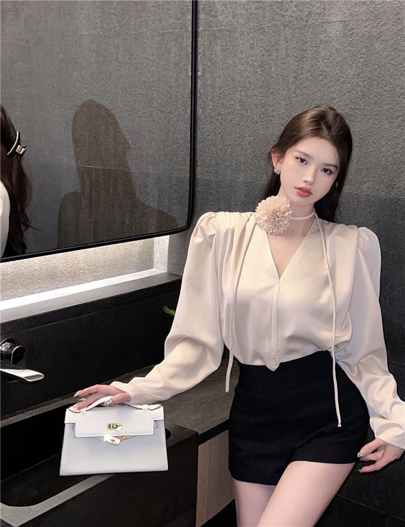 Shirt women's design sense niche three-dimensional flower shirt spring v-neck high-end French temperament long-sleeved top