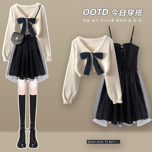 French high-end suspender dress looks thin 2023 new female chic sweet and spicy bow cardigan early autumn suit
