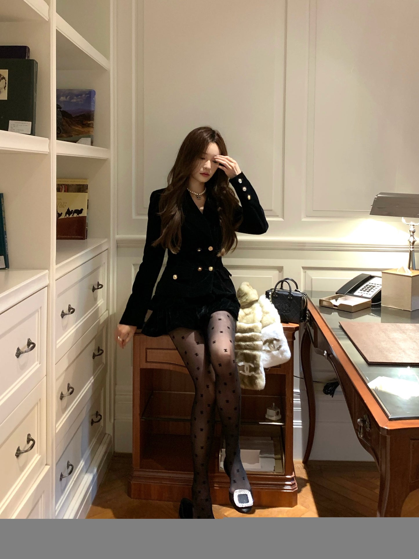 COOLLINE Lin Zixi Champs Elysees Black Gold Buckle Velvet Waist Slim Fashionable Coat Women's Padded Top