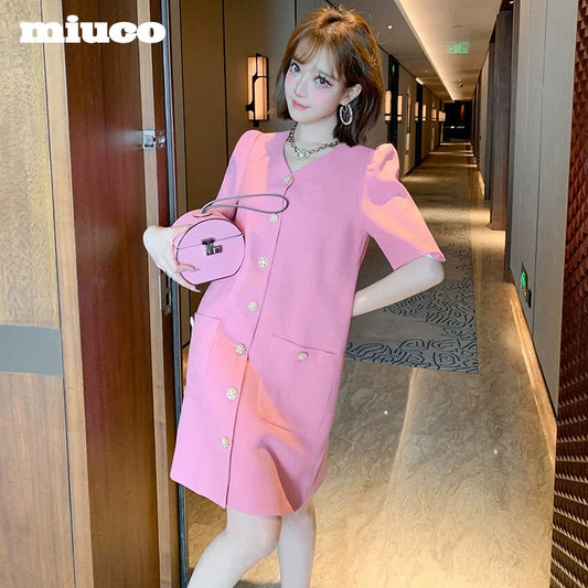 miuco exquisite small fragrance calm and elegant V-neck single-breasted straight-tube slim dress women's 2022 summer new