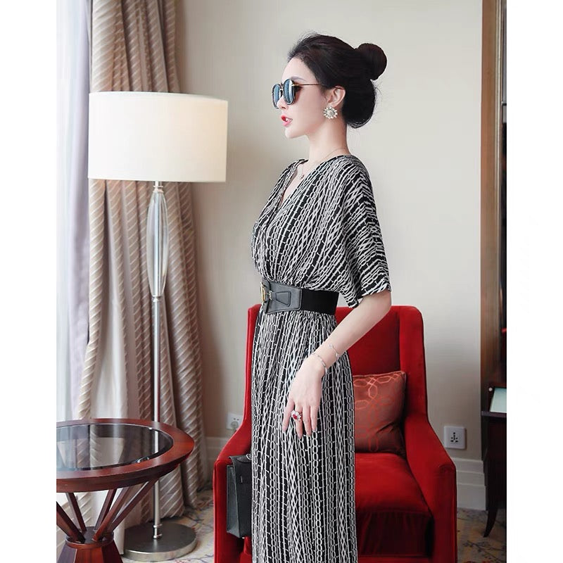 2022 new women's summer temperament jumpsuit goddess fan high-end printing waist loose wide-leg pants ladies jumpsuit