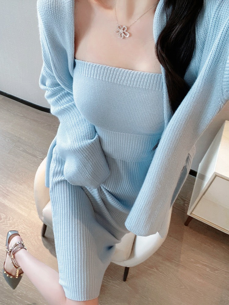 Korean drama wear three-piece suit winter 2022 new goddess fan temperament celebrity French gentle knitted sweater suit skirt
