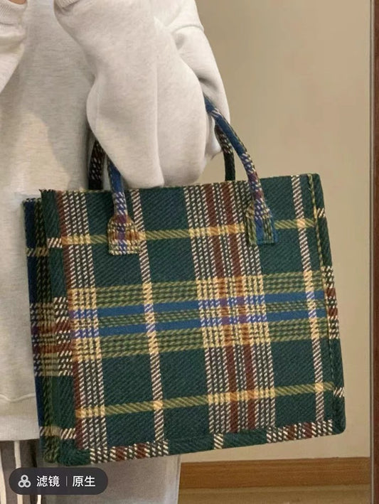 Talking about drinking DrinKing niche design new plaid commuter bag retro woolen casual handbag shoulder bag