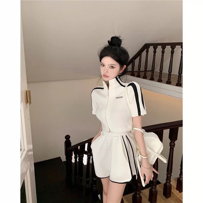 White hot girl age-reducing stitching short-sleeved T-shirt women's summer fashion suit high waist sports casual shorts two-piece set