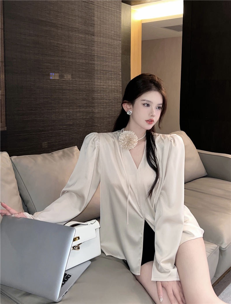 Shirt women's design sense niche three-dimensional flower shirt spring v-neck high-end French temperament long-sleeved top