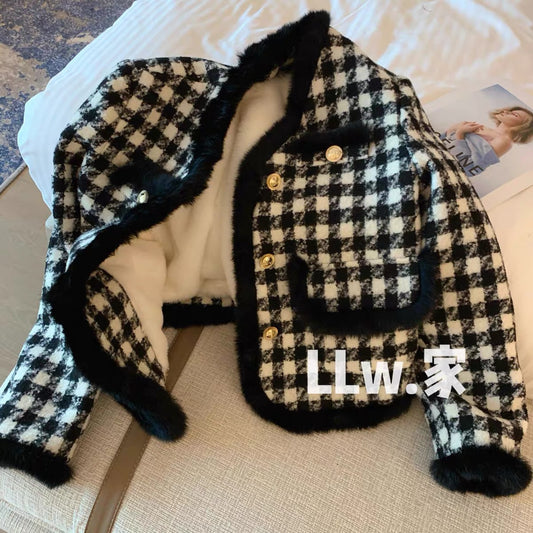 Plus velvet black and white checked jacket women's small fragrant style houndstooth short top 2022 autumn and winter French small cardigan