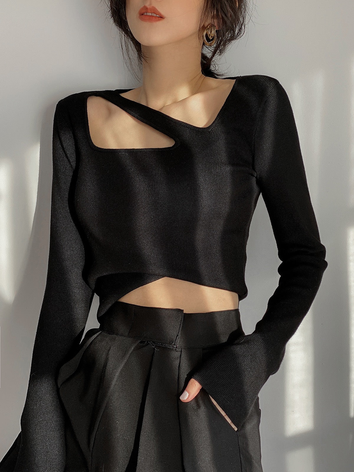 DOUBLE Z clavicle French square collar hollowed out knitted sweater women's autumn black hollowed out bottoming sweater