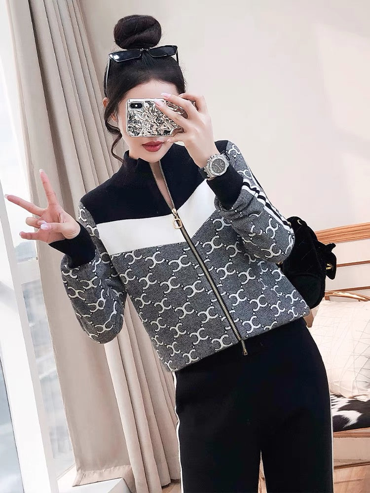 Light luxury niche fried street suit pants autumn and winter women's clothing 2022 new autumn clothes tops trousers sweater Korean drama two-piece set