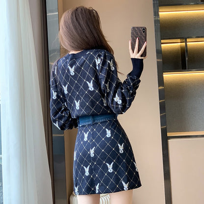 Autumn clothes 2022 new ladies' small fragrance style foreign style Hong Kong style suit women's retro chic internet celebrity fashion two-piece set