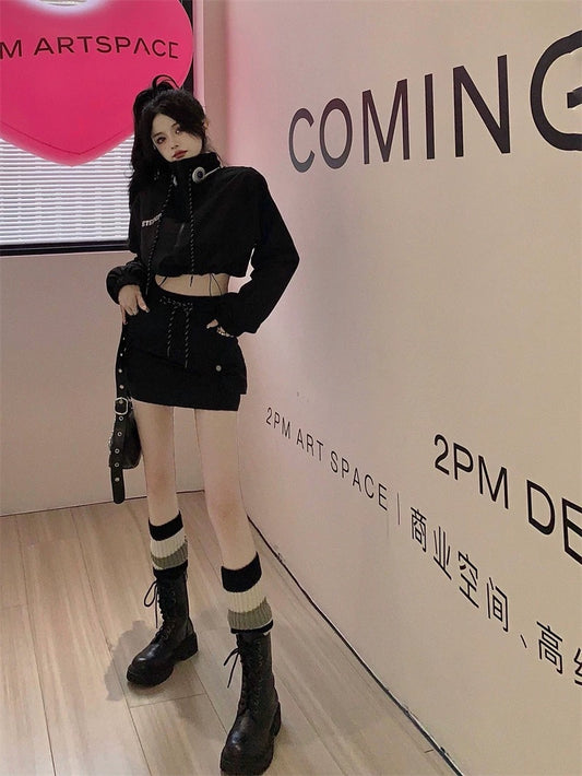 Black zipper long-sleeved sunscreen jacket women's early autumn 2022 new short stand-up collar jacket cardigan top