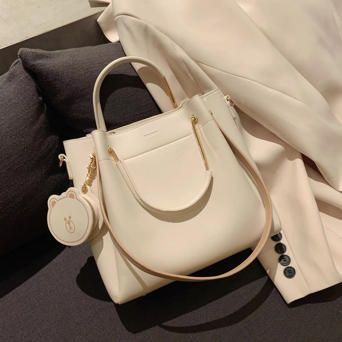 Nanfeng LINE FRIENDS joint hand-held shoulder bag female 2022 all-match commuter bucket messenger bag