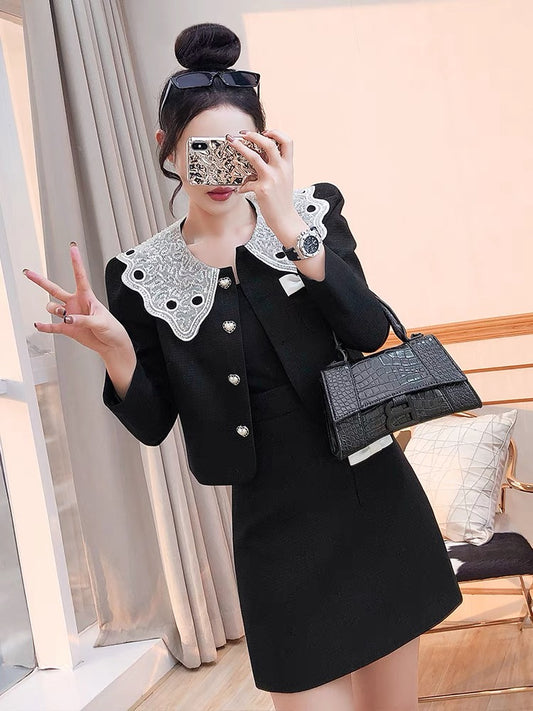 Milk wear suits Winter women's wear 2022 new autumn wear age-reducing tops short skirts French sweet salt two-piece suit