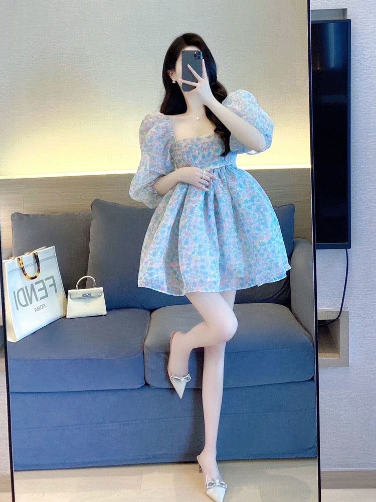 Floral dress women's summer 2022 new temperament lady French square collar puff sleeves sweet a-line princess dress 2035
