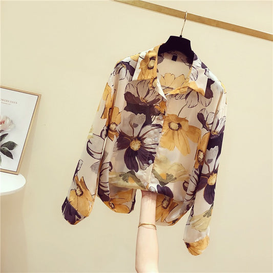 Sunscreen shirt women's thin section 2022 summer new Korean version loose retro Hong Kong style chiffon top women's floral shirt