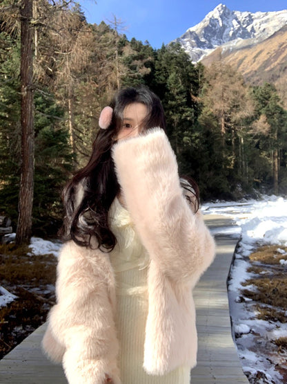A sweet peach yikett "Peach's Yaoyao" pink coat female autumn and winter fur short section long-sleeved small man