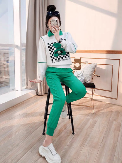 Autumn complete set with a complete set of women's 2022 new pants two-piece age-reducing European goods beautiful sweater suit
