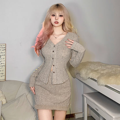#Sisjuly#Hong Kong-flavored retro lazy style single-breasted knitted top + high-waist slimming skirt two-piece set for women