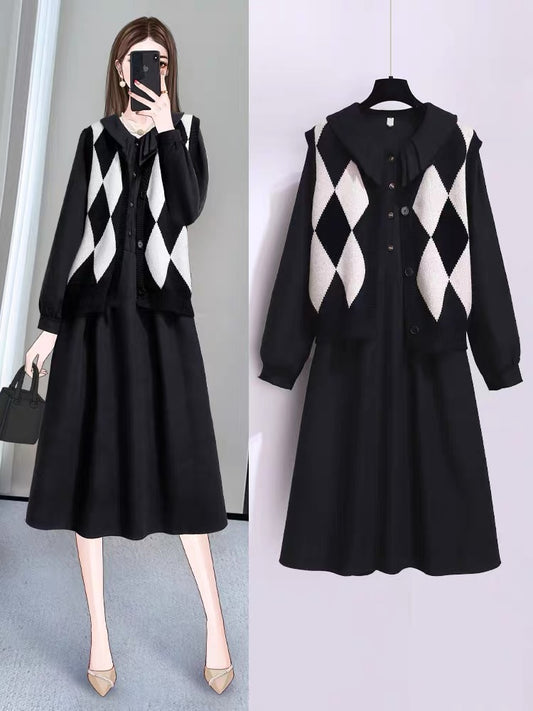 Black corduroy dress autumn and winter long-sleeved Hepburn autumn dress temperament goddess fan celebrity vest two-piece set