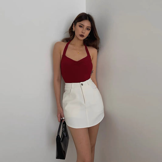 Super sexy burgundy hot girl wearing halter neck halter wrap chest camisole short top tight-fitting and extremely thin
