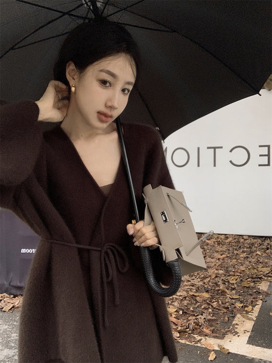 Gentle wind v-neck knitted cardigan women's autumn and winter 2022 new tie-up loose temperament high-end sweater top
