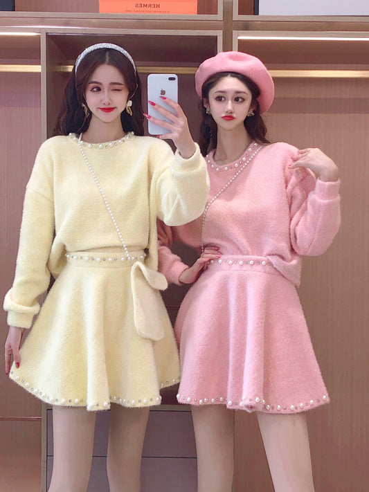 Sweet Age Reduction Top and Skirt Two Piece Set