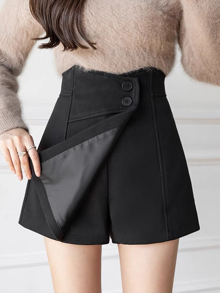 The Cut Debates: Skirts Over Pants, Yea or Nay?