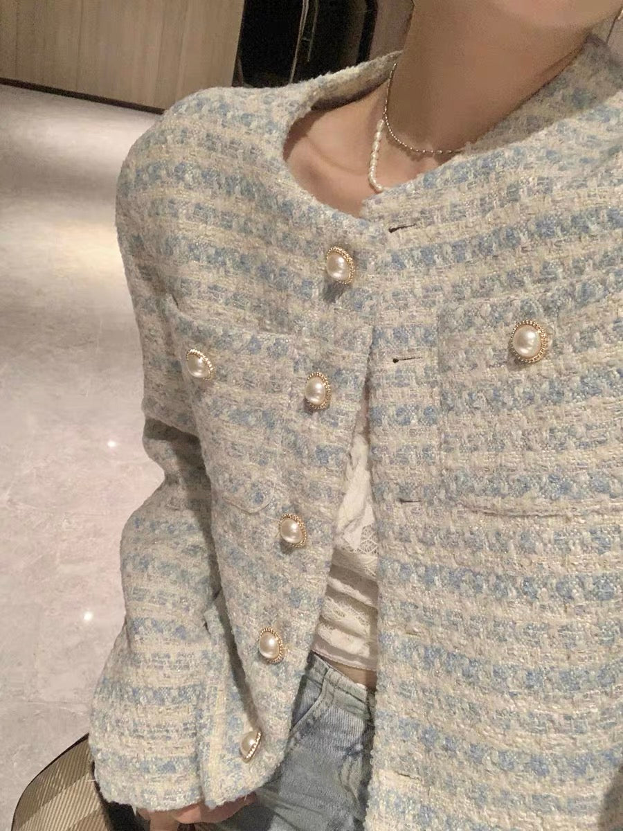 Pearl buckle small fragrance coat women's 2022 spring, autumn and winter new French design sense niche thickened short temperament top