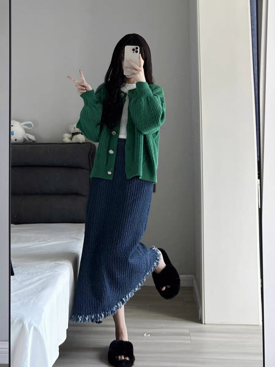 Autumn and winter women's milk series wear a French bellflower cold salt series a complete set of milky high-end two-piece suit skirts
