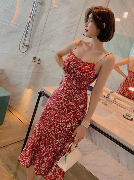 European station French red niche suspender dress women's summer waist and thin seaside holiday mid-length beach dress