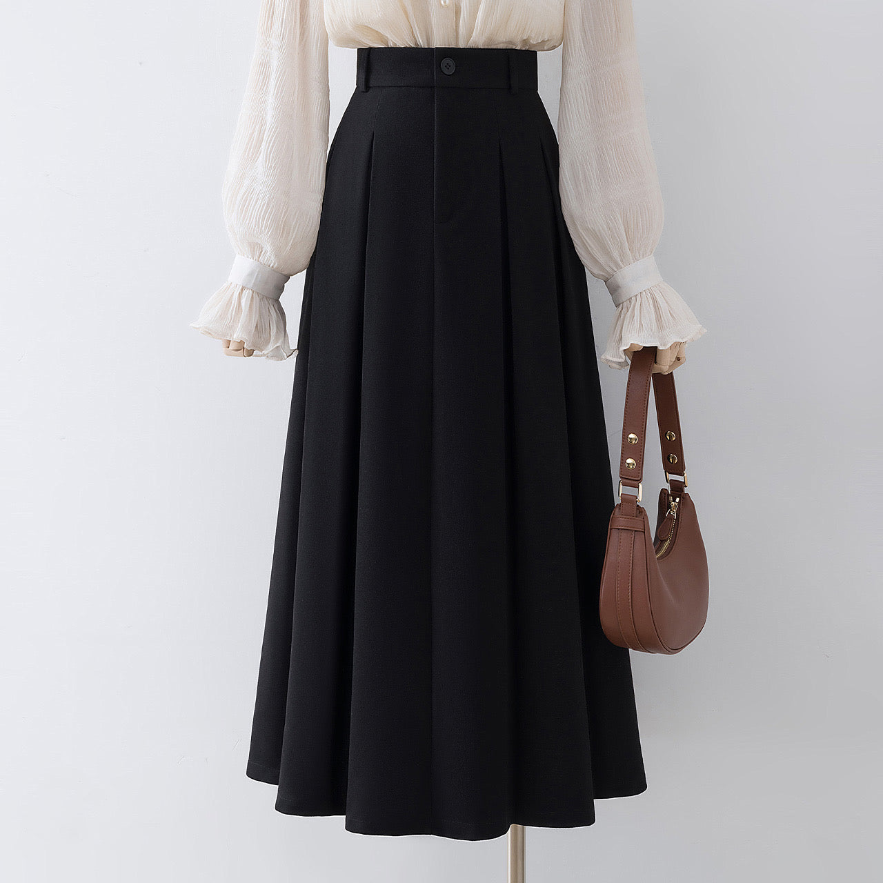 Black woolen a-line skirt women's autumn and winter 2022 new high-waisted pleated skirt small mid-length skirt