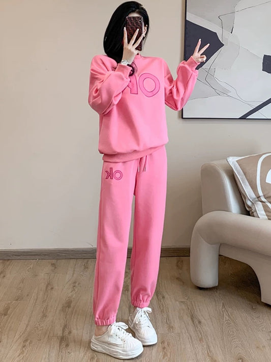 Sports and leisure suits women's autumn 2022 new fashion western style age-reducing high-end sense sweater fashionable fried street two-piece set