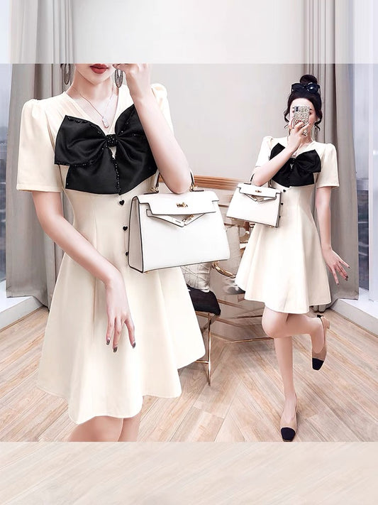 Salt series fried street skirt women's 2022 new summer dress temperament niche age-reducing v-neck first love dress waist