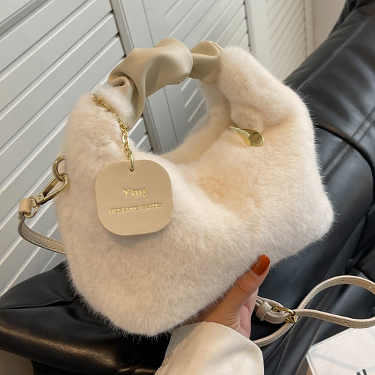 High-end plush handbag bag female 2022 new fashion autumn and winter plush bag all-match niche chain Messenger bag