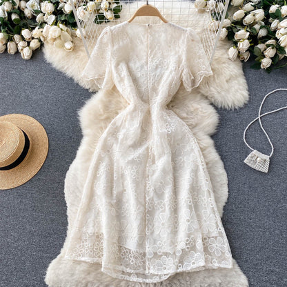 Light luxury niche high-end banquet evening dress tea break French retro V-neck waist slimming ladylike dress