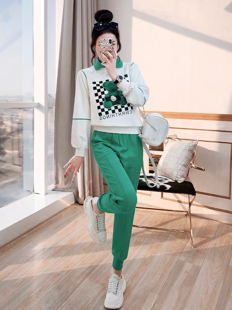Autumn complete set with a complete set of women's 2022 new pants two-piece age-reducing European goods beautiful sweater suit