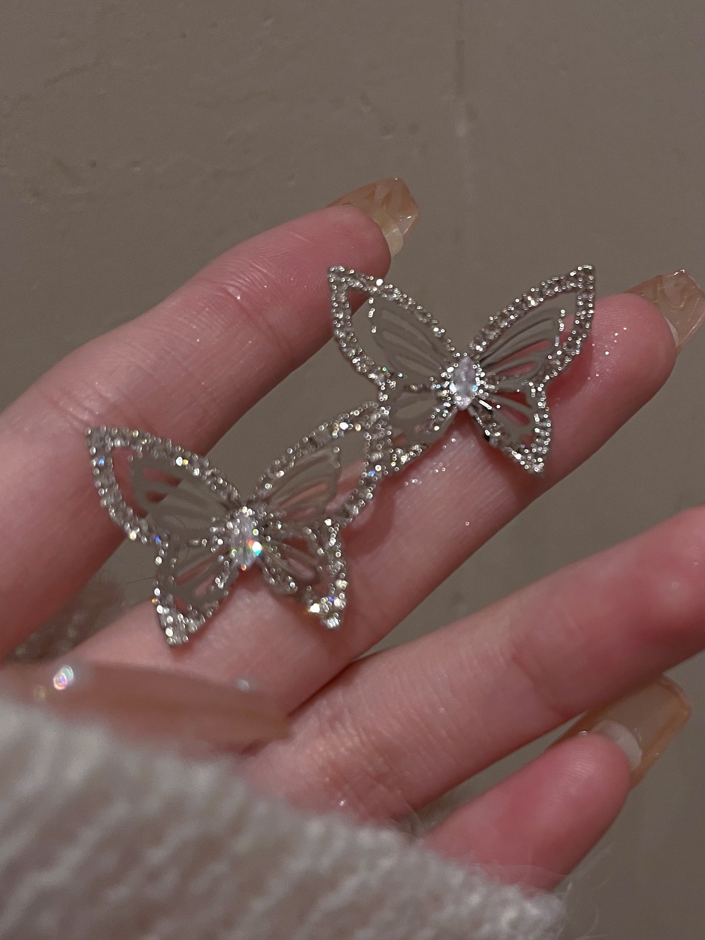 "Elf in the world" design feeling niche butterfly earrings mosquito coil ear clip face small earrings fairy earrings