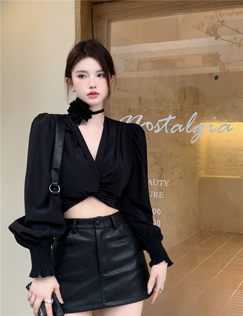 French v-neck long-sleeved shirt women's spring puff sleeve loose chic unique design sense niche short top