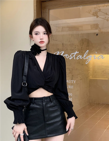 French v-neck long-sleeved shirt women's spring puff sleeve loose chic unique design sense niche short top