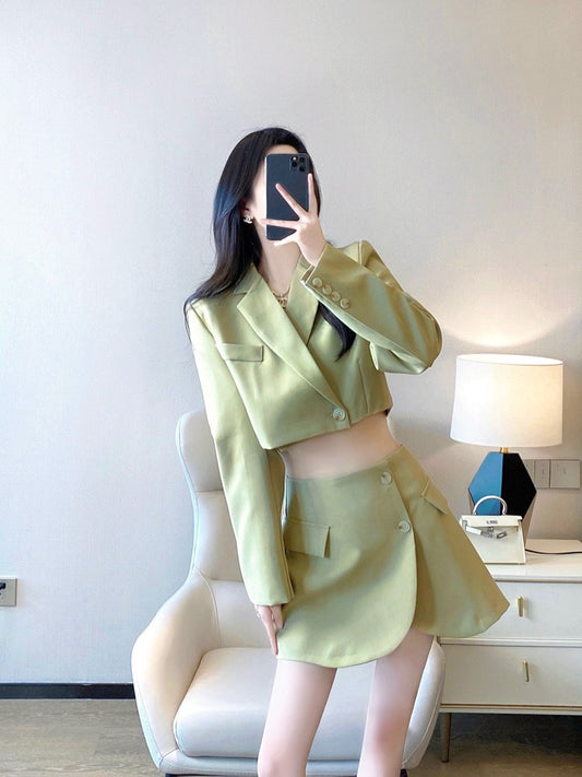 Suit suit female 2023 spring and autumn new Korean version temperament celebrity niche design sense slim fit short two-piece skirt