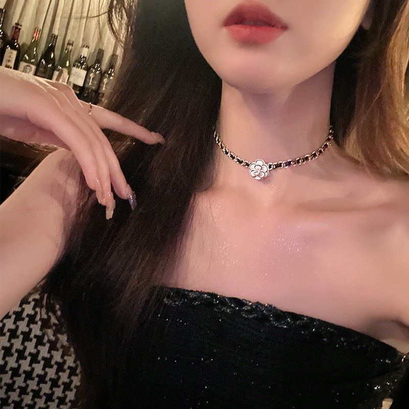 Camellia Necklace French Light Luxury Black Braided Medieval Necklace All-match Advanced Sense Niche Design Fashion Necklace