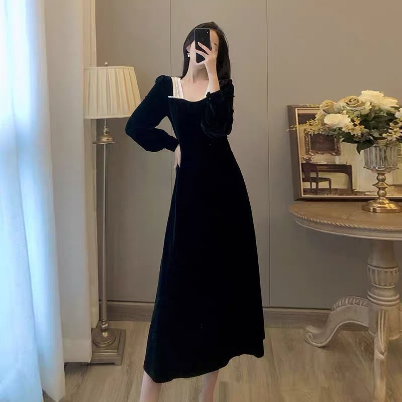 Black velvet dress women's 2022 early spring new French retro square collar Hepburn temperament waist and thin long skirt