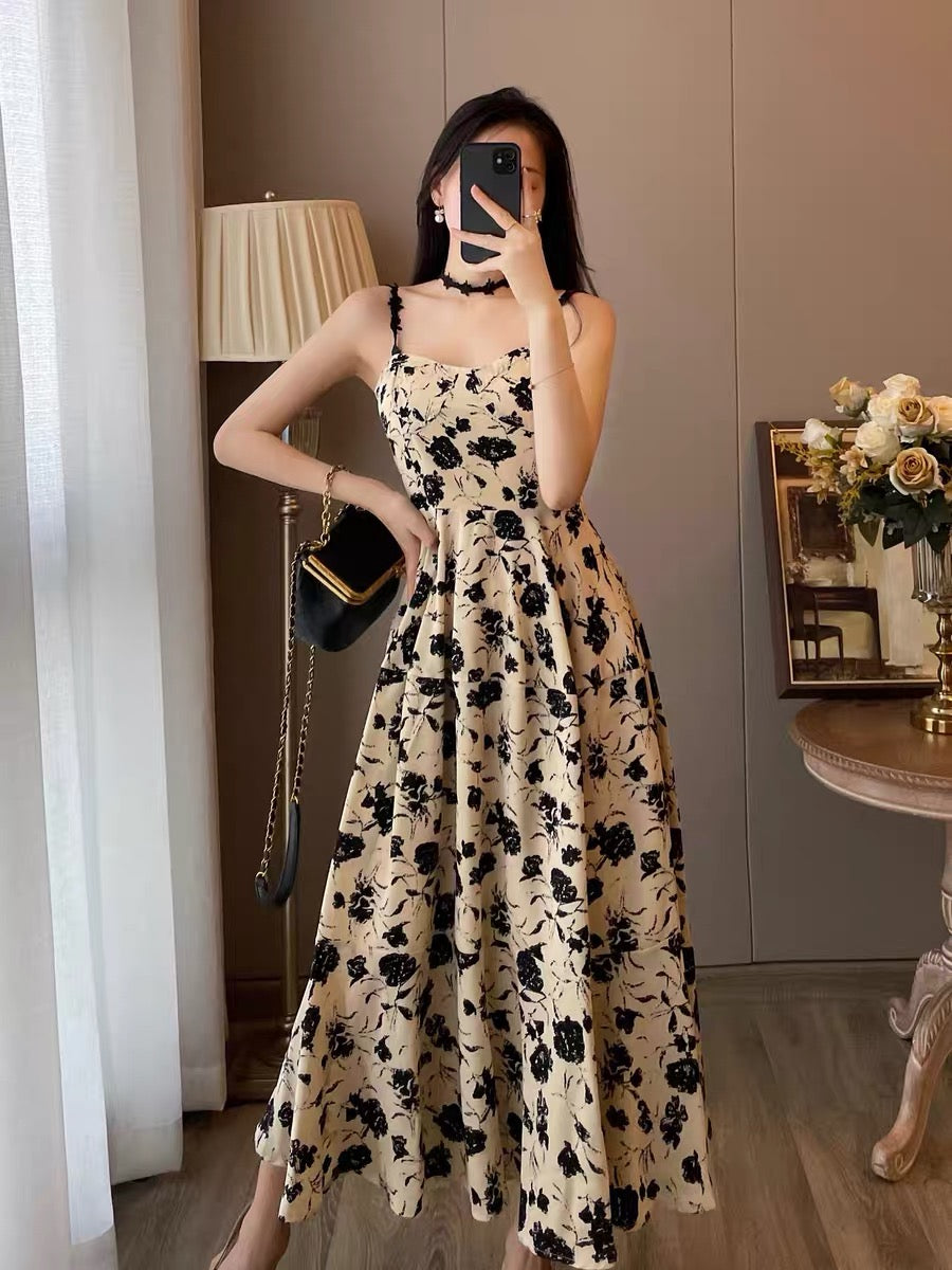 Floral suspender dress female 2022 summer new French retro Hepburn style high-end temperament two-piece suit