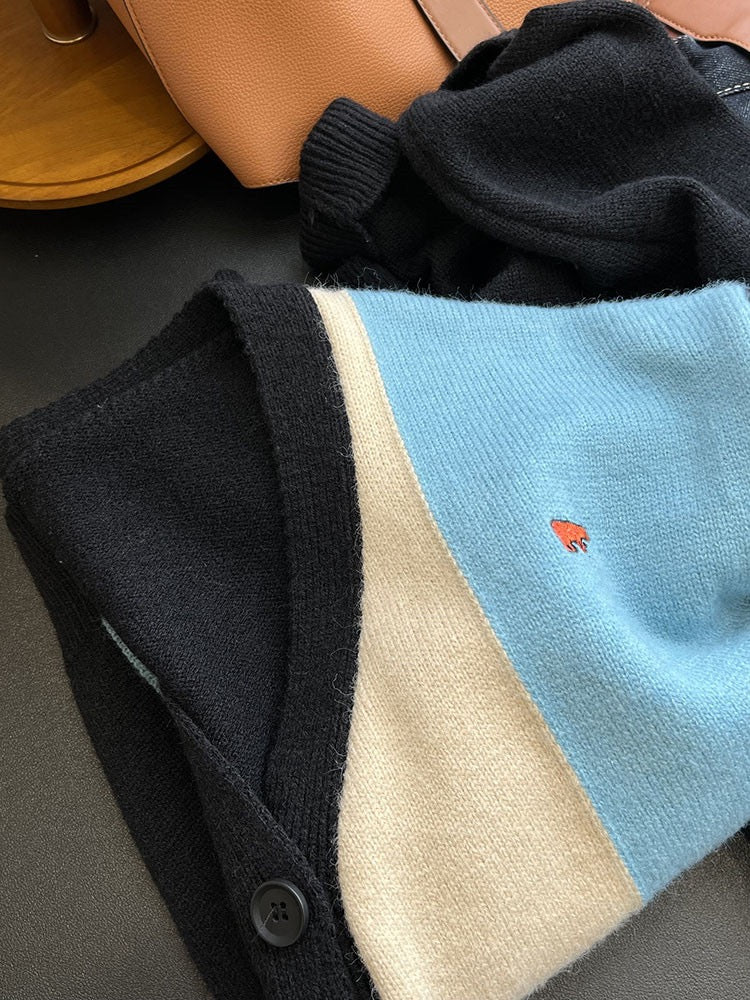 200+ online!  The upper body is warm and comfortable ~ retro contrast color silhouette soft waxy V-neck sweater cardigan jacket