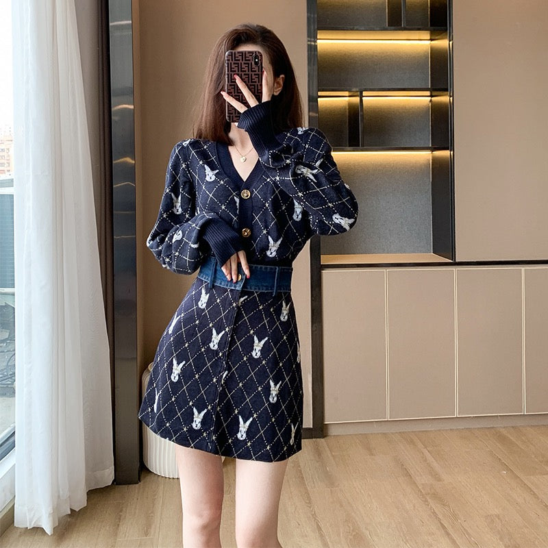 Autumn clothes 2022 new ladies' small fragrance style foreign style Hong Kong style suit women's retro chic internet celebrity fashion two-piece set