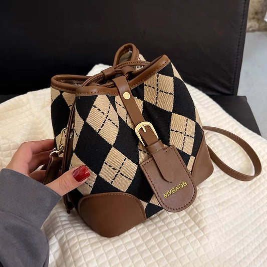 This year's popular small bag women's summer 2022 new fashion ins niche high-end sense diamond crossbody bucket bag