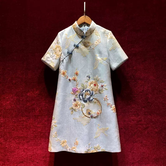 Temperament celebrity heavy industry beaded short-sleeved improved cheongsam dress small young model 2022 new high-end
