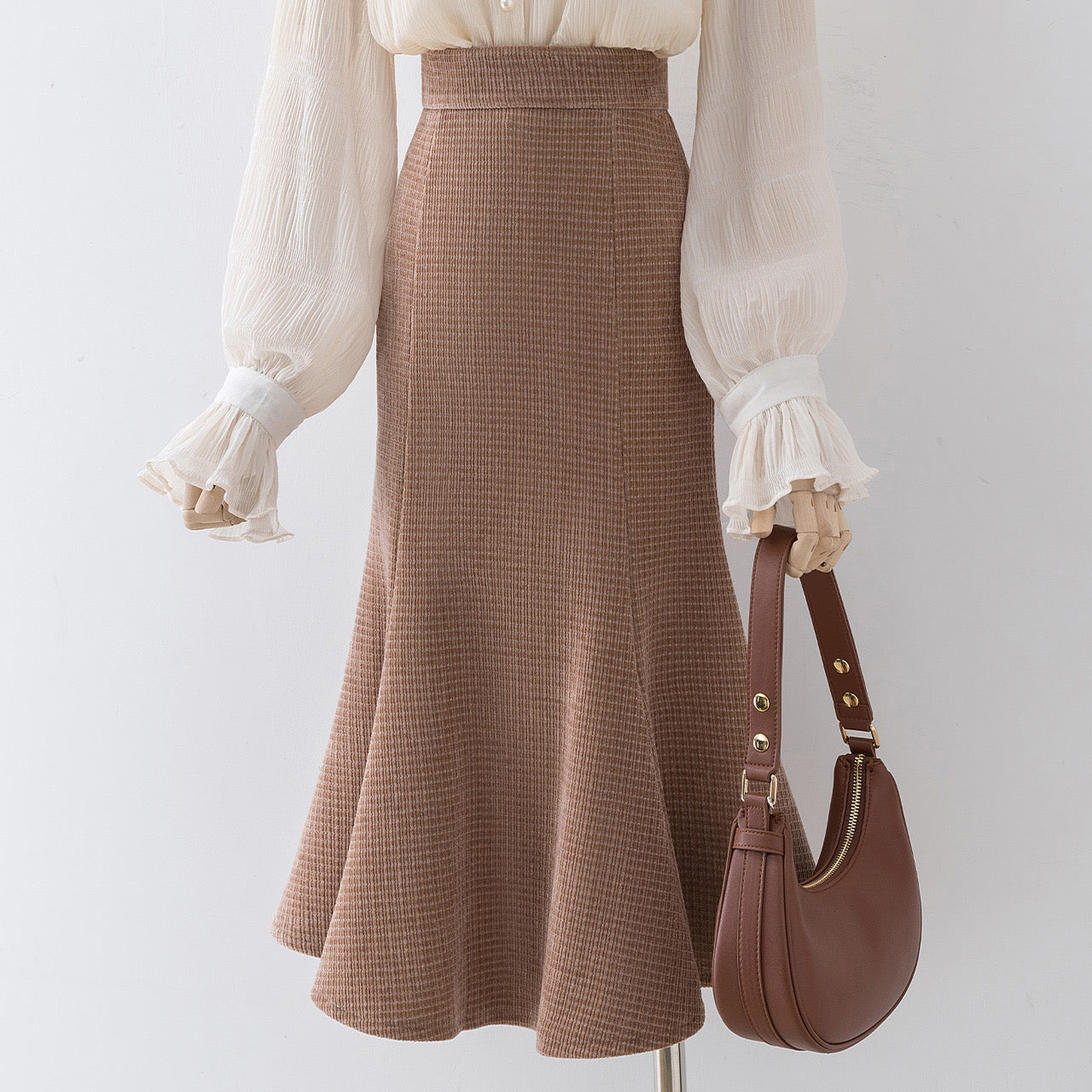 Khaki mermaid skirt female autumn and winter 2022 new high waist bag hip skirt mid-length corduroy skirt professional