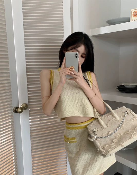 Xiaoxiangfeng sweet hot girl sleeveless knitted vest women's summer design sense niche suit bag hip skirt two-piece set