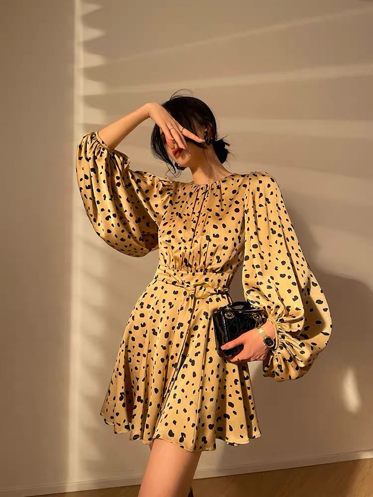 Aconiconi｜Akiyama Linyuan retro light luxury high-end temperament waist chic sweet and spicy Hong Kong style dress pants