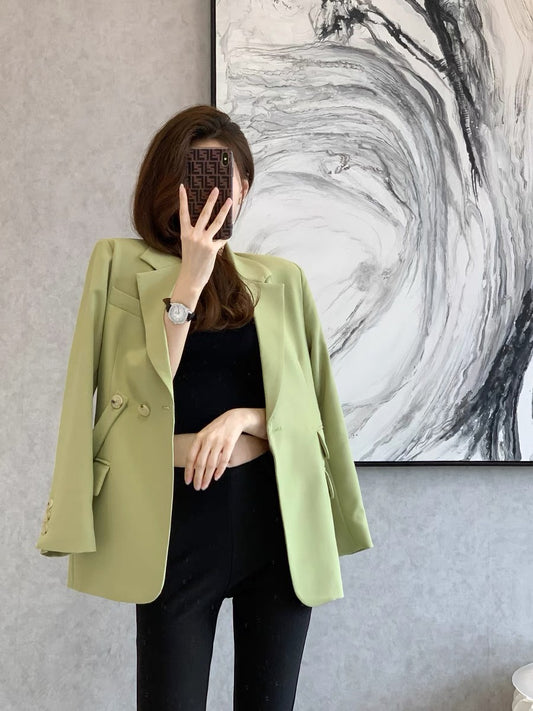 2022 early autumn new French temperament light mature wind loose and thin high-end fashion fashion Western-style small suit jacket women